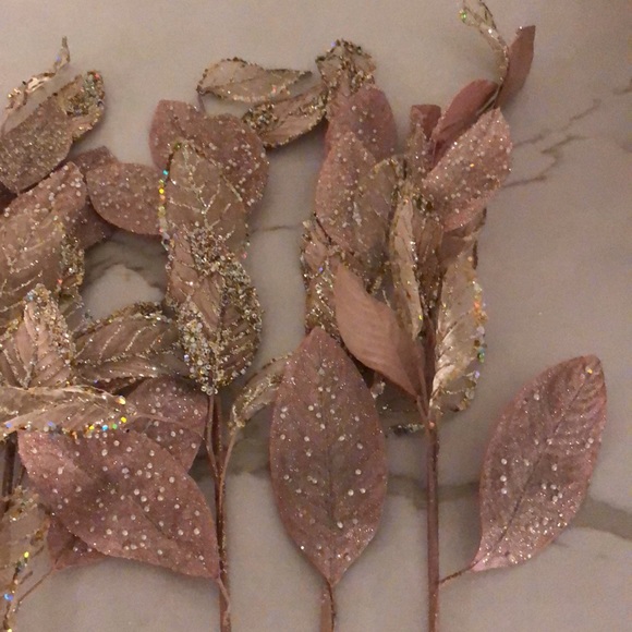 Balsam Hill Metallic Magnolia Leaf Picks - Picture 5 of 8